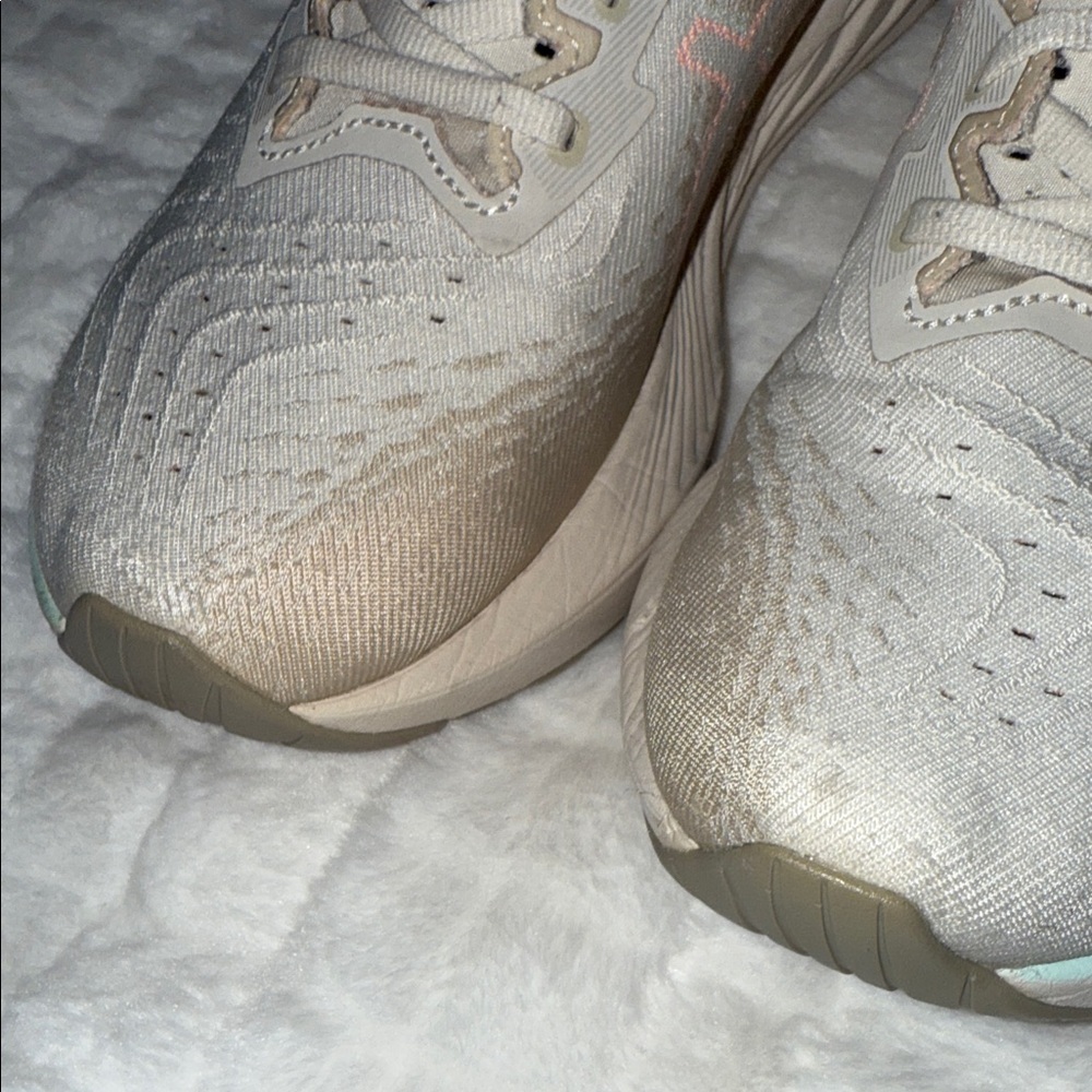 ASICS NOVABLAST 4 Oatmeal Moonrock Women’s 9.5 Running Shoes Sneakers - Picture 9 of 16